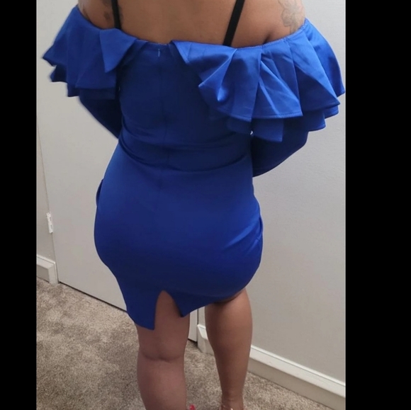 Off The Shoulder Ruffle Dress - Picture 2 of 3